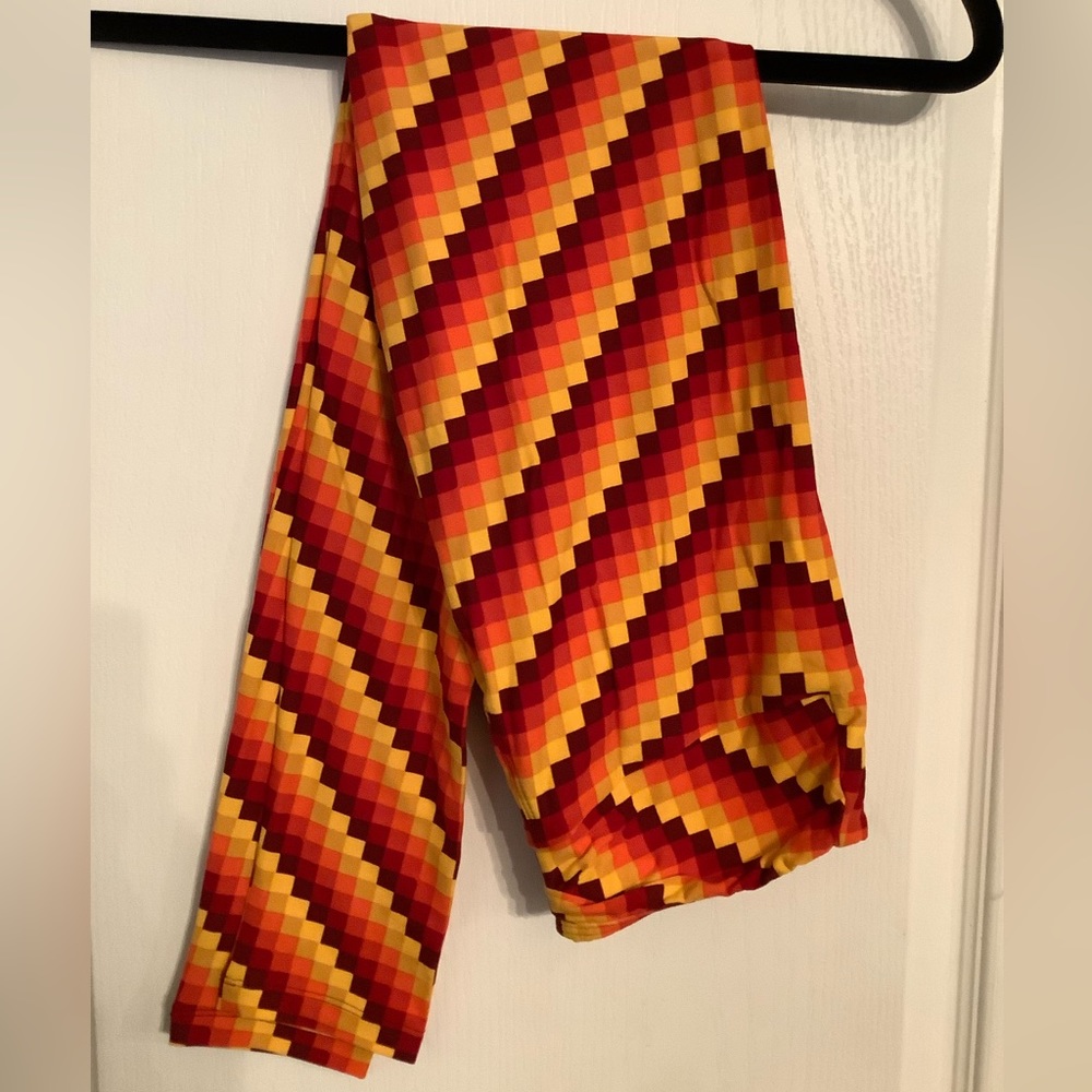 **SALE SEE BELOW** NWOT Lularoe Leggings - Picture 1 of 1